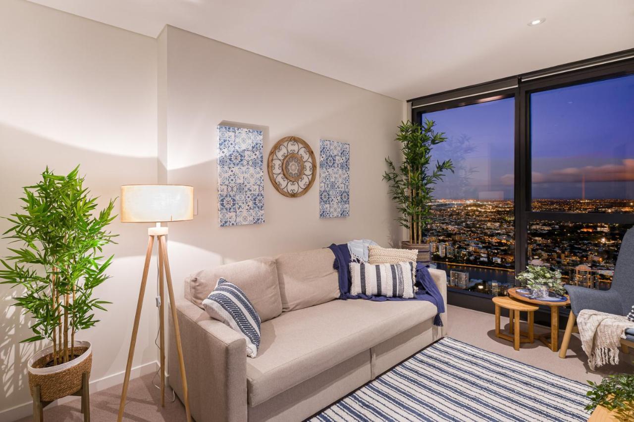 Hamptons Retreat On Level 77 Skytower Apartment Бризбейн Екстериор снимка