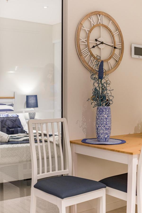 Hamptons Retreat On Level 77 Skytower Apartment Бризбейн Екстериор снимка