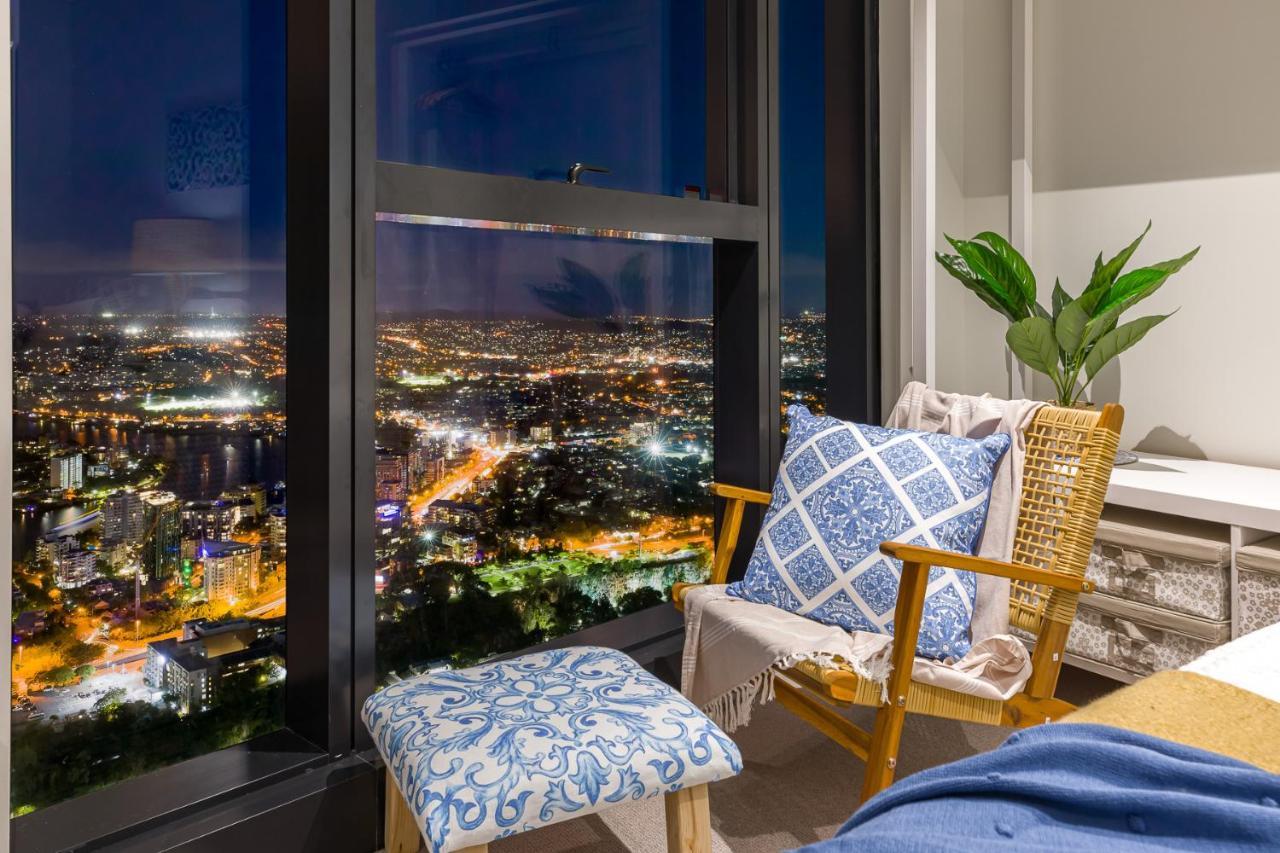 Hamptons Retreat On Level 77 Skytower Apartment Бризбейн Екстериор снимка