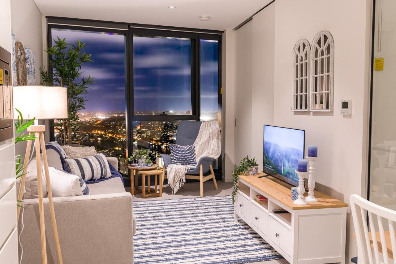 Hamptons Retreat On Level 77 Skytower Apartment Бризбейн Екстериор снимка