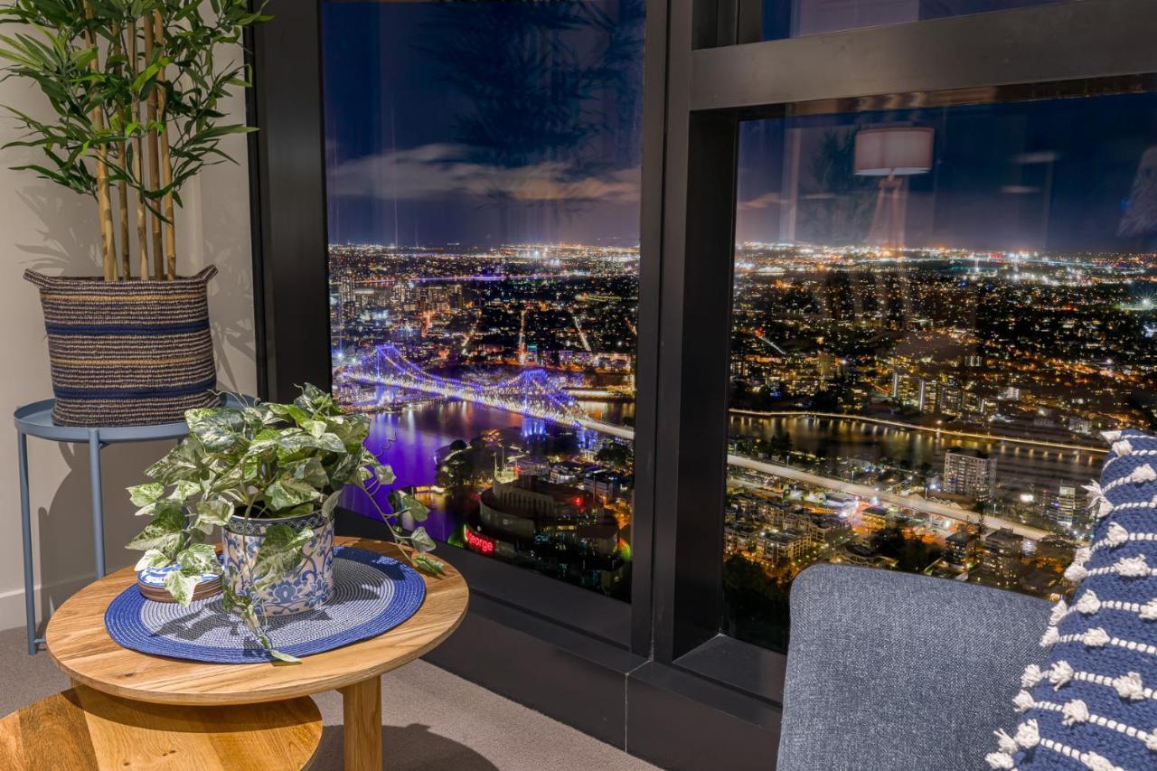 Hamptons Retreat On Level 77 Skytower Apartment Бризбейн Екстериор снимка