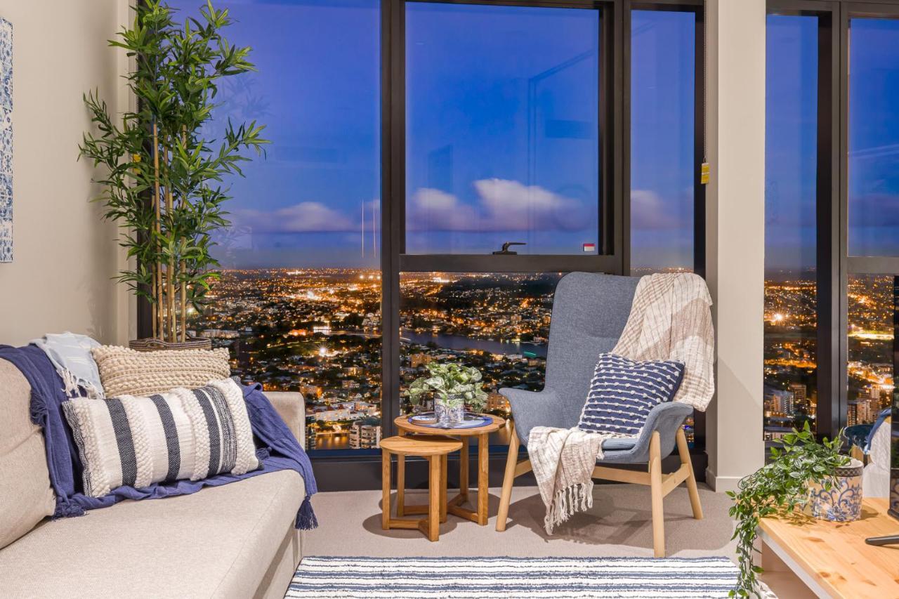 Hamptons Retreat On Level 77 Skytower Apartment Бризбейн Екстериор снимка