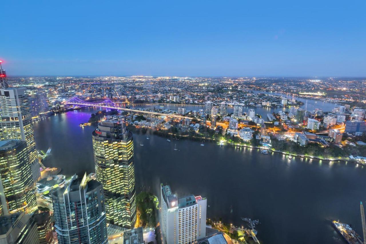 Hamptons Retreat On Level 77 Skytower Apartment Бризбейн Екстериор снимка